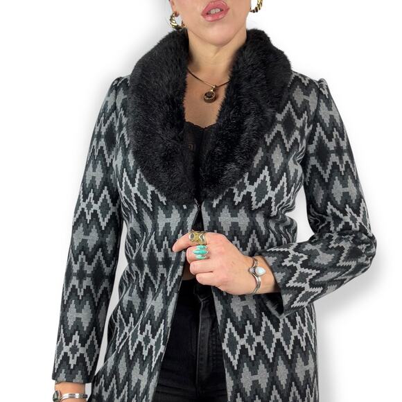 ❌SOLD❌INC black and gray western print long coat with removable fur collar - Picture 8 of 15